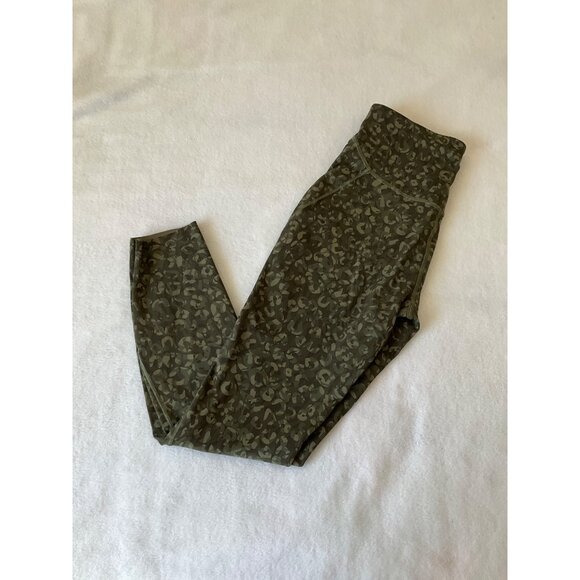 Lululemon size 4 Base Pace High-Rise Tight 25" Intertwined Camo Medium Olive Mul - Picture 4 of 5